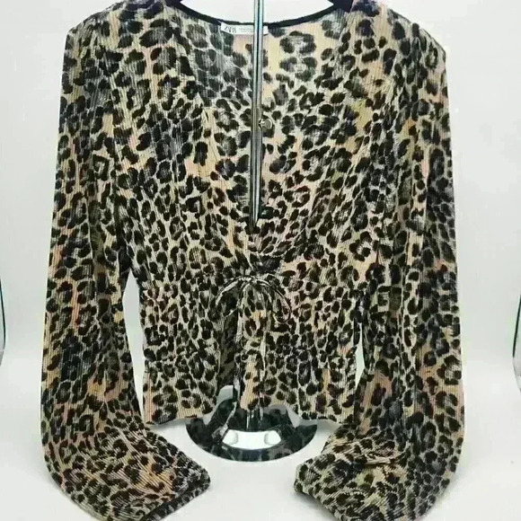 Zara Leopard Print Plunging Neckline Bow Detail Long-Sleeved Silky Blouse Size M - Picture 1 of 10